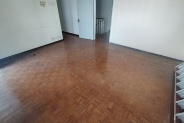 Oug 2 Storey Corner House For Sale