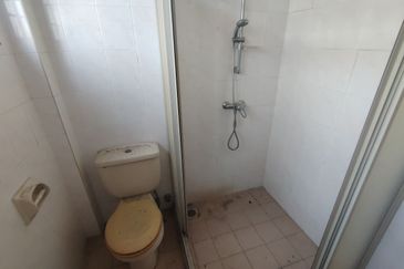 Oug 2 Storey Corner House For Sale