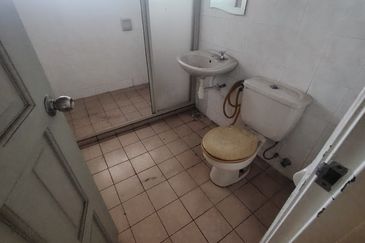 Oug 2 Storey Corner House For Sale