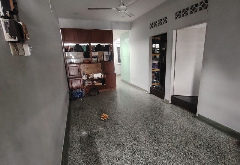 Oug 1 Storey Terrace House With Extension of Kitchen For Sale