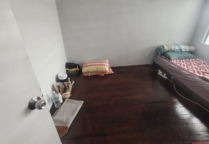 Oug 1 Storey Terrace House With Extension of Kitchen For Sale