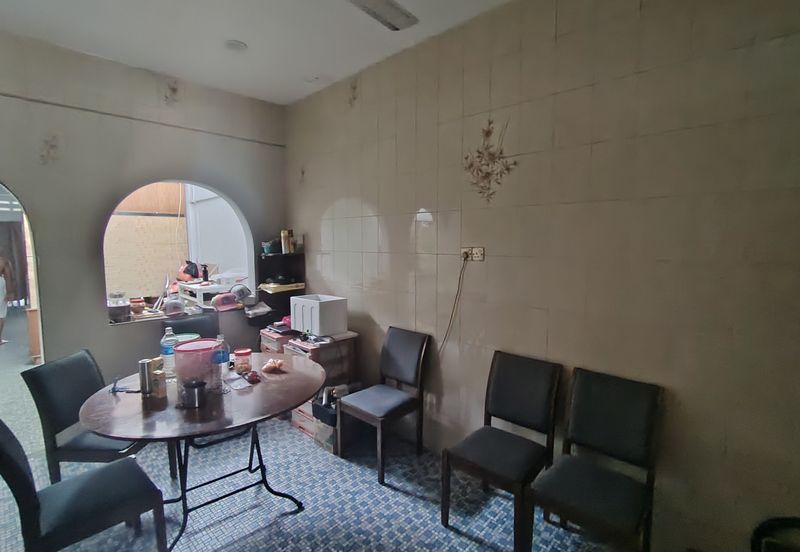 Oug 1 Storey Terrace House With Extension of Kitchen For Sale