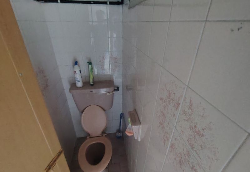 Oug 1 Storey Terrace House With Extension of Kitchen For Sale