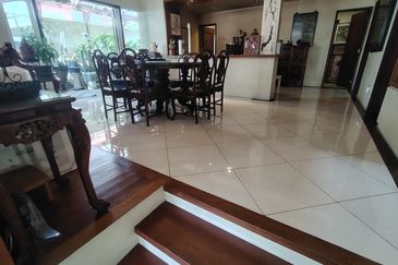 Oug Renovated 2 Storey Semi D Gated Guarded For Sale 