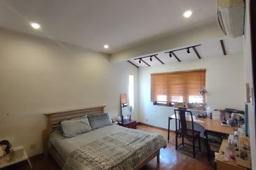 Oug Renovated 2 Storey Semi D Gated Guarded For Sale 