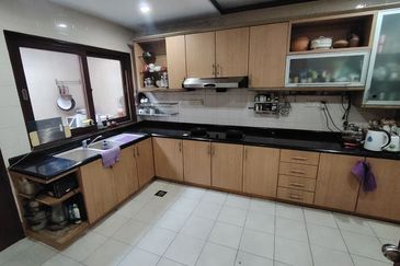 Oug Renovated 2 Storey Semi D Gated Guarded For Sale 