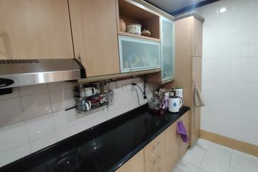 Oug Renovated 2 Storey Semi D Gated Guarded For Sale 