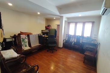 Oug Renovated 2 Storey Semi D Gated Guarded For Sale 