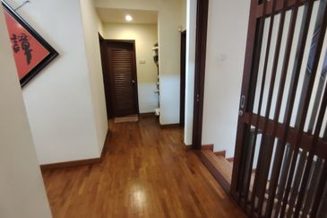 Oug Renovated 2 Storey Semi D Gated Guarded For Sale 