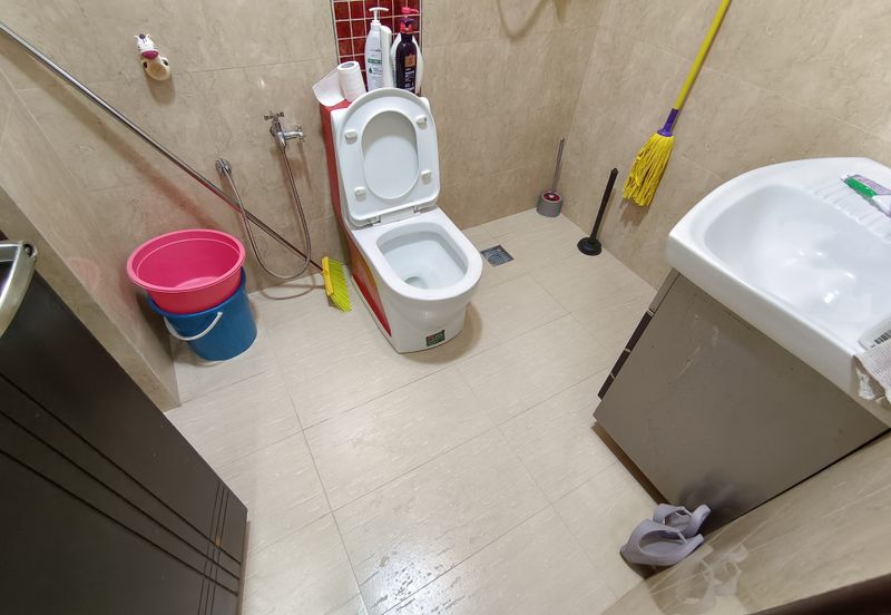 Oug/Happy Garden Gated Guarded 3 Storey Terrace House Corner For Sale