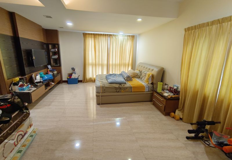 Oug/Happy Garden Gated Guarded 3 Storey Terrace House Corner For Sale