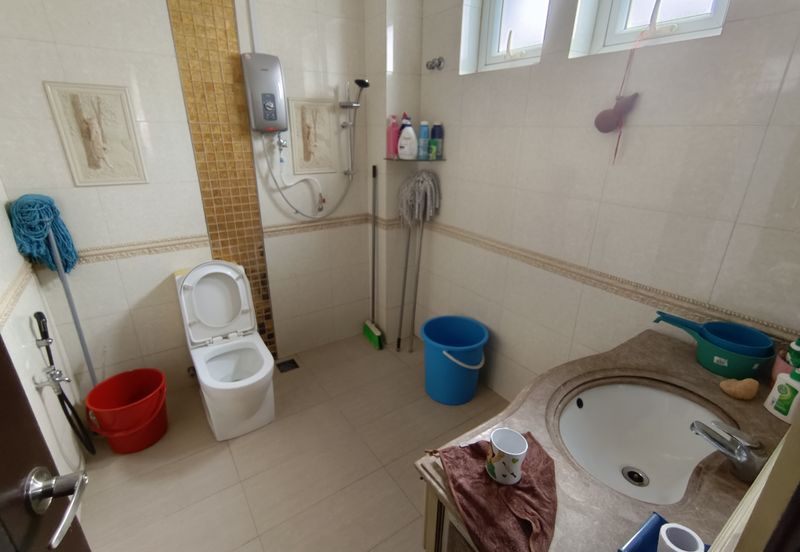 Oug/Happy Garden Gated Guarded 3 Storey Terrace House Corner For Sale