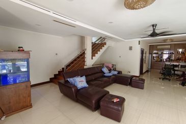 Oug/Happy Garden Gated Guarded 3 Storey Terrace House Corner For Sale