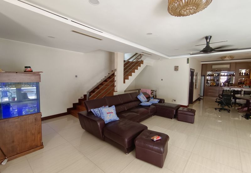 Oug/Happy Garden Gated Guarded 3 Storey Terrace House Corner For Sale