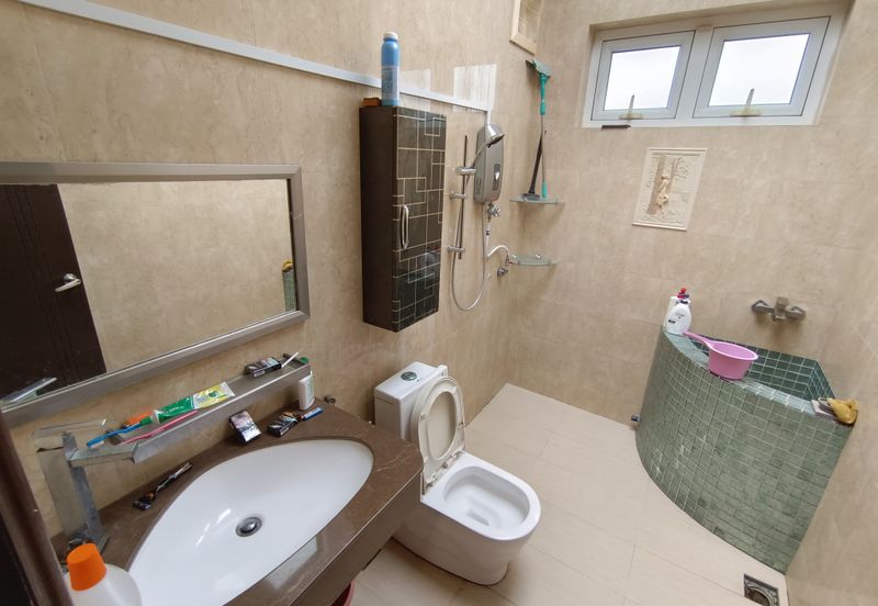 Oug/Happy Garden Gated Guarded 3 Storey Terrace House Corner For Sale