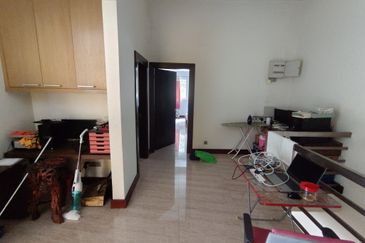 Oug/Happy Garden Gated Guarded 3 Storey Terrace House Corner For Sale