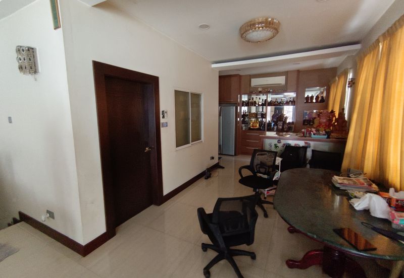 Oug/Happy Garden Gated Guarded 3 Storey Terrace House Corner For Sale