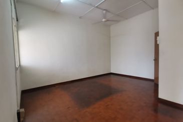 Oug 2 Storey Terrace House For Rent
