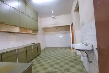 Oug 2 Storey Terrace House For Rent