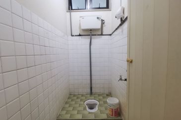 Oug 2 Storey Terrace House For Rent