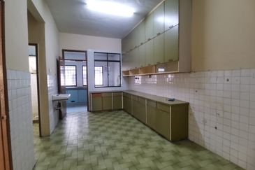Oug 2 Storey Terrace House For Rent