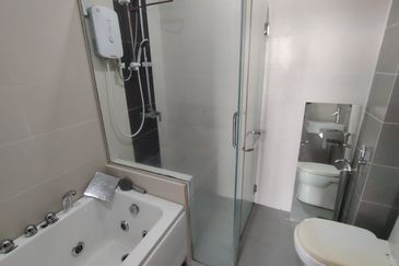 Oug/Happy Garden 3.5 Storey Gated Guarded Terrace House For Rent