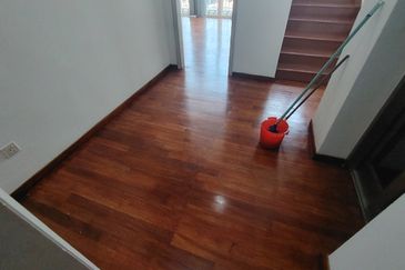 Oug/Happy Garden 3.5 Storey Gated Guarded Terrace House For Rent