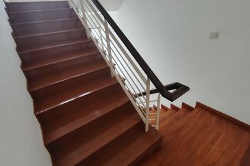 Oug/Happy Garden 3.5 Storey Gated Guarded Terrace House For Rent