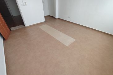 Oug/Happy Garden 3.5 Storey Gated Guarded Terrace House For Rent