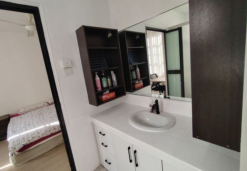 Oug/Taman Yarl 3 Storey Renovated Semi D For Sale