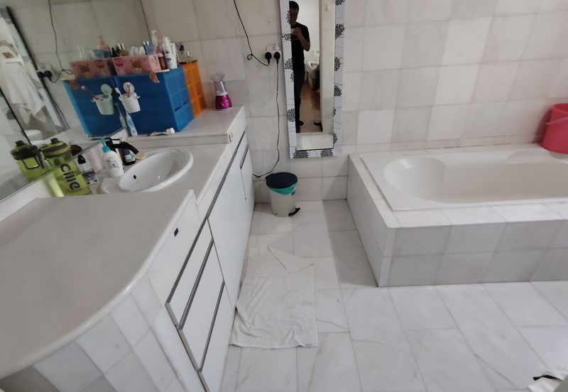 Oug/Taman Yarl 3 Storey Renovated Semi D For Sale