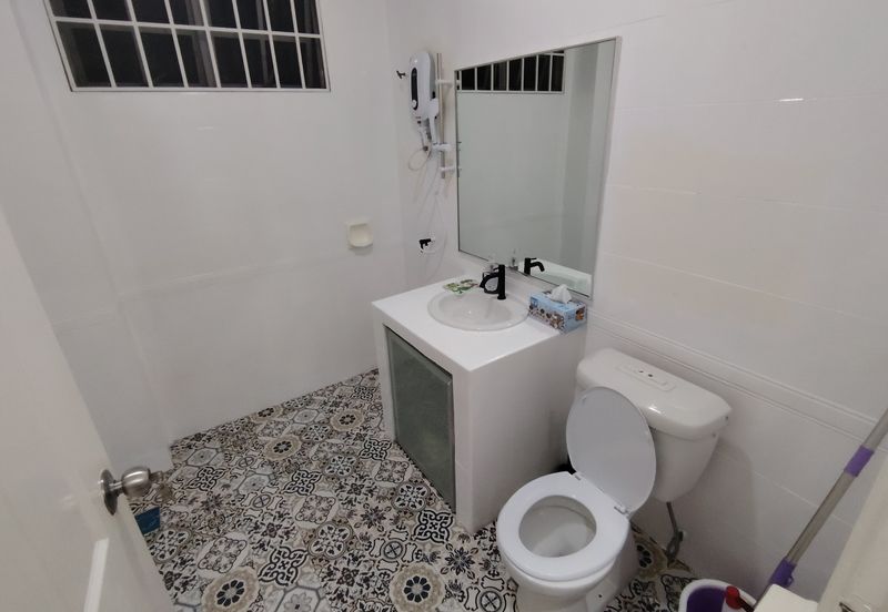 Oug/Taman Yarl 3 Storey Renovated Semi D For Sale