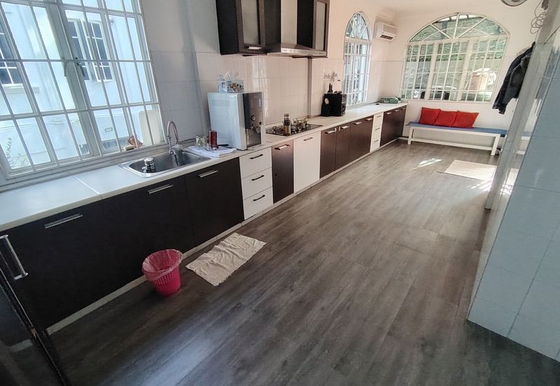 Oug/Taman Yarl 3 Storey Renovated Semi D For Sale