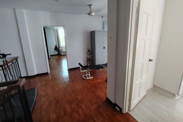 Oug/Taman Yarl 3 Storey Renovated Semi D For Sale
