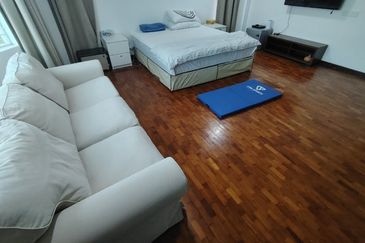 Oug/Taman Yarl 3 Storey Renovated Semi D For Sale