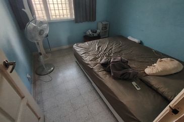 Oug 2 Storey Terrace House Spilt Floor For Sale