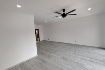 Oug 2 Storey brand new Semi D with modern design for sale