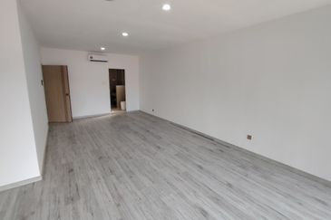 Oug 2 Storey brand new Semi D with modern design for sale