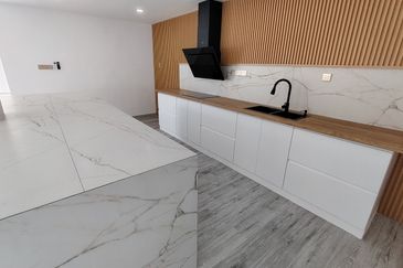 Oug 2 Storey brand new Semi D with modern design for sale