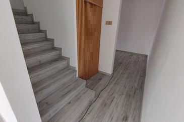 Oug 2 Storey brand new Semi D with modern design for sale