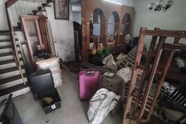 Oug 2 Storey Basic Terrace House For Sale