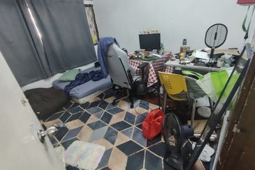 Oug 2 Storey Basic Terrace House For Sale