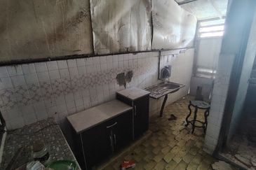 Oug 2 Storey Basic Terrace House For Sale