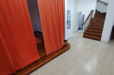 Oug/Taman Yarl 3 Storey Semi D For Rent