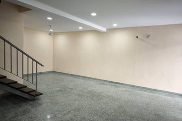 Oug 2 Storey Terrace Newly Refurbished Unit for Rent