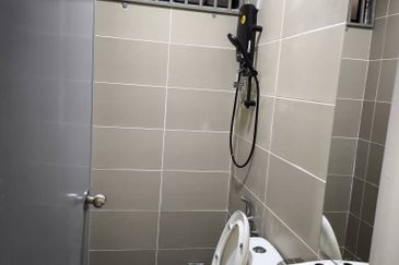 Oug 2 Storey Terrace Newly Refurbished Unit for Rent