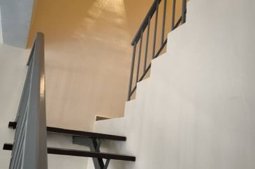 Oug 2 Storey Terrace Newly Refurbished Unit for Rent