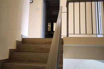 Oug 2 Storey Terrace Newly Refurbished Unit for Rent