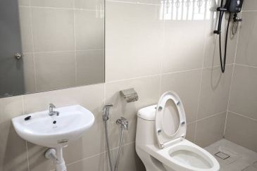 Oug 2 Storey Terrace Newly Refurbished Unit for Rent