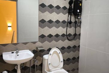 Oug 2 Storey Terrace Newly Refurbished Unit for Rent